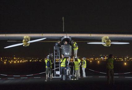Solar Impulse طائرة تعمل بالطاقة الشمسية تكمل أول رحلة بين قارتين